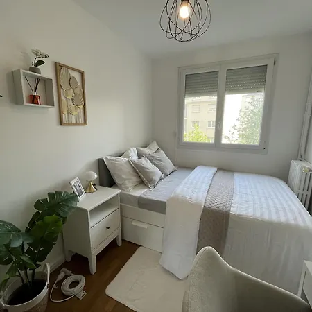 Entire 60m2 - Close To Paris - Parking - Kitchen - 2min Rerb - Olympic'24 Apartment *