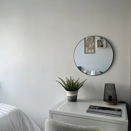 Entire 60m2 - Close To Paris - Parking - Kitchen - 2min Rerb - Olympic'24 Bourg-la-Reine