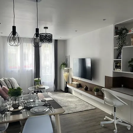 Entire 60m2 - Close To Paris - Parking - Kitchen - 2min Rerb - Olympic'24 Appartement