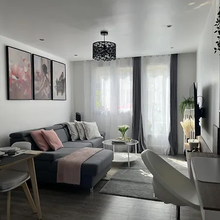 Appartement Entire 60m2 - Close To Paris - Parking - Kitchen - 2min Rerb - Olympic'24